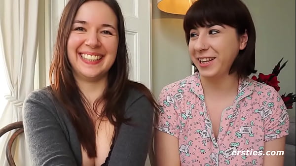 Lea Fucks Kriss With A Glass Dildo