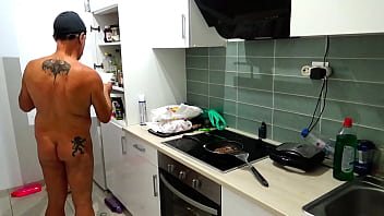 Burger, Cooking, Naked-man, Nude-man - Unknown - 2025 - Passionate - Scene - Video 2079499