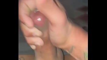 Me Fingettinit Huge Load