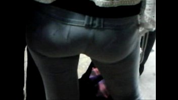 Chica Del Metropolitano