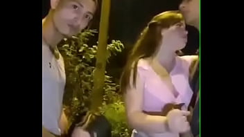 Se Ponen A Mamar En La Calle, Intercambian Parejas. Swinger