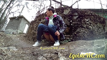 New! The Beauty Wanted To Pee Unnoticed In The Bushes, But We Filmed Her! Exclusive!