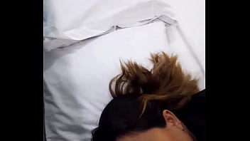 Así Se Despierta A Una Zorra, Dándole Una Gran Follada En Su Rico Y Apretado Coño.