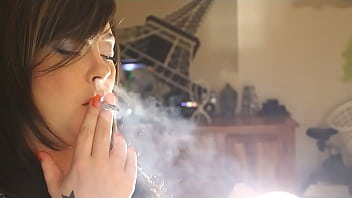 Uk Domme Tina Snua Smoking A Cork Cigarette With Nose Exhales