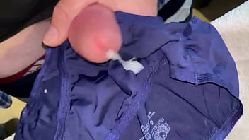 Neighbors Wifes Used Panties