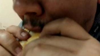 Choripan En Argentina | Vengan De A Uno Vuelve