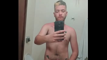 @hudson.mt No Banheiro