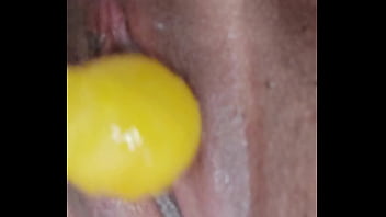 Metendo O Pirulito Na Buceta
