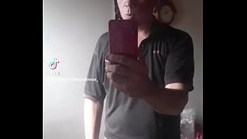 Marcandose La Verga En El Pantalon