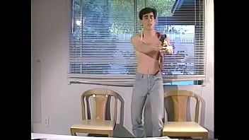 Ransacker Butch Taylor' Assistant Wants To Check Security Of Hotel Safe Where Saudi Prince Hid His Diamond Tiara Presumedly And Feel The Pulse His Environment