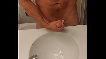 Masturbating In Bathroom - masturbating, bathroom, soloboy - Video 2032624