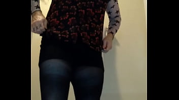 Crossdresser Sky Showing Her Sexy Outfit