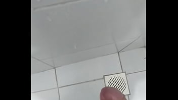 Gozando Muito No Banheiro.