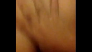 Ela Sentando E Eu Botando O Dedo No Cuzinho