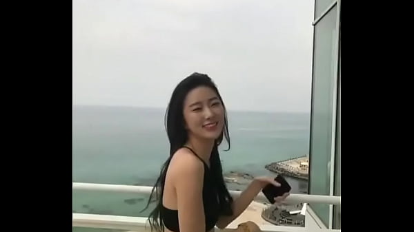 Who Is This Girl And Where Can I Find A Complete Video With Sound