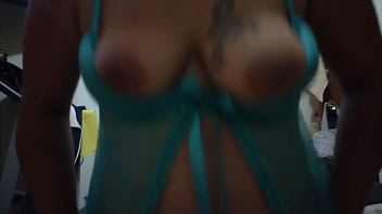 Está Cuarentena Me Tiene Hot 1/5