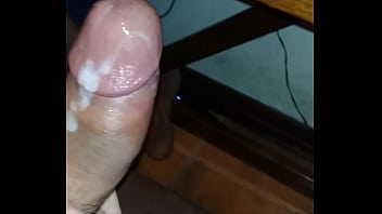 Me Masturbó Usando Lubricante