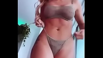 Who Is This Amazing Blond