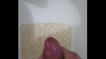 Me Masturbo En La Ducha De Mi Casa Y Suelto Mi Leche En La Pared
