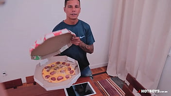 Reclamei Da Pizza E Tomei No Cú
