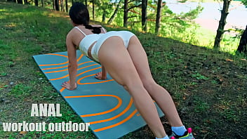 I Was Training In The Fresh Air And Met A Stranger, He Fucked Me In The Ass And Filled It With Hot Cum.