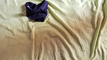 Me Masturbo Con Las Bragas De Mi Hermana