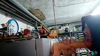 Dildo Blasen. Besser Als Nichts.