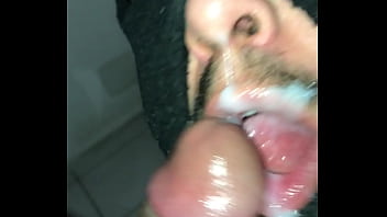 Bebendo Todo O Leite