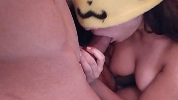 Otaku Chupando Vestida De Pikachu Esperando Leite