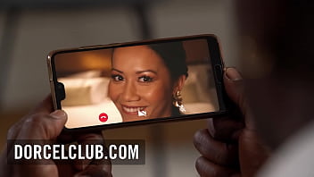 Sexy Threesome On Webcam With Mailyne