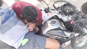 Mamando O Motoboy - sucking, public, rua, gay-amateur, motoboy - Video 1995658