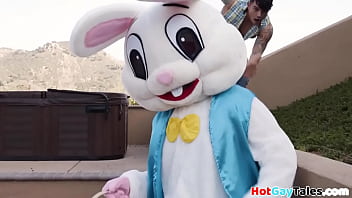 Tattooed Stud Barebacks Costumed Bottom Until Spraying Jizz