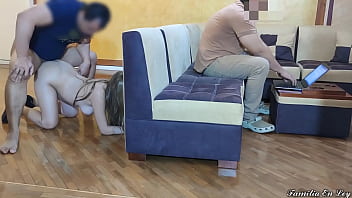 Me Follo A La Esposa De Mi Hermano Mi Cuñada Hermosa Mientras Que Su Marido Esta Trabajando En La Lapto Ntr