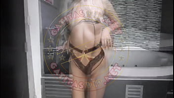 Anfitriona Sexy Rubia Y Morbosa Quiere Su Leche