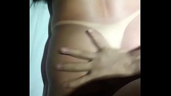 Machucando O Cuzinho Dela.