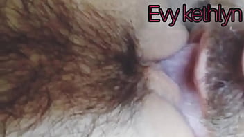 Deixei Ele Chupar Minha Buceta Até Gozar E Sai Branco.