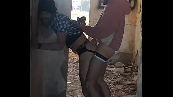 Espa_oles Follando En Casa Abandonada