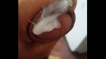 Botando Leche Por Pila