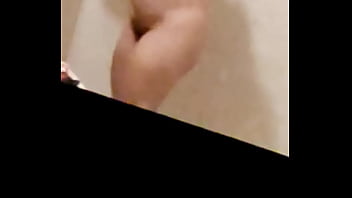 Ecuatoriana Hermosa Espíada Bañandose