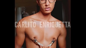 Acordei Brincando Com Os Meus Mamilos