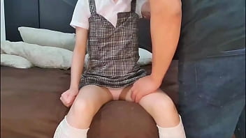 Cogida Dura A Pequeña E Inocente Colegiala Con El Uniforme Puesto 1/2