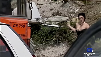 Coralie Trinh Thi, Coincée Avec Un Pervers, Elle Prend Go_t à Sa Bite