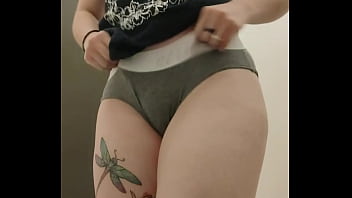 De Polanco Muy Cachonda En El Probador Comienza A Masturbarse