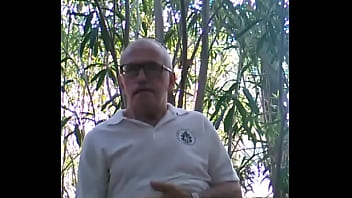 Masturbandome En Un Parque Público