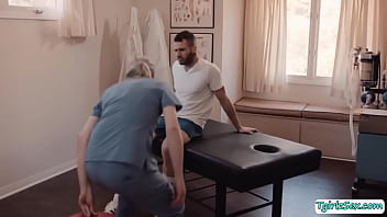 Ts Masseuse Fucks The Ass Of Her Client