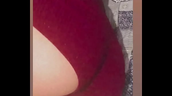 Novinha Exibindo Sua Bunda