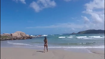 Safada Fazendo Sexo Na Beira Da Praia