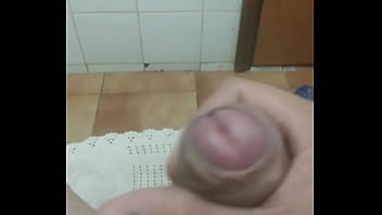 Punheta No Banheiro - cum, gozando - Video 2021576