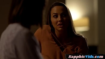 Lesbian Squirts While Scissoring After Kinky Cunnilingus