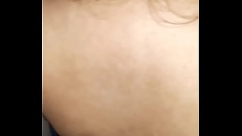 Mostrando El Monumento De Mujer Que Tengo En Casa